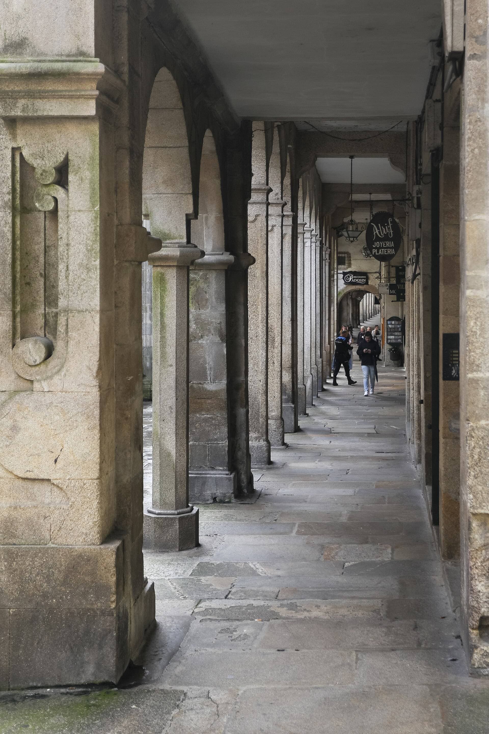 Soportales de la Rúa do Vilar en el casco histórico de Santiago de Compostela