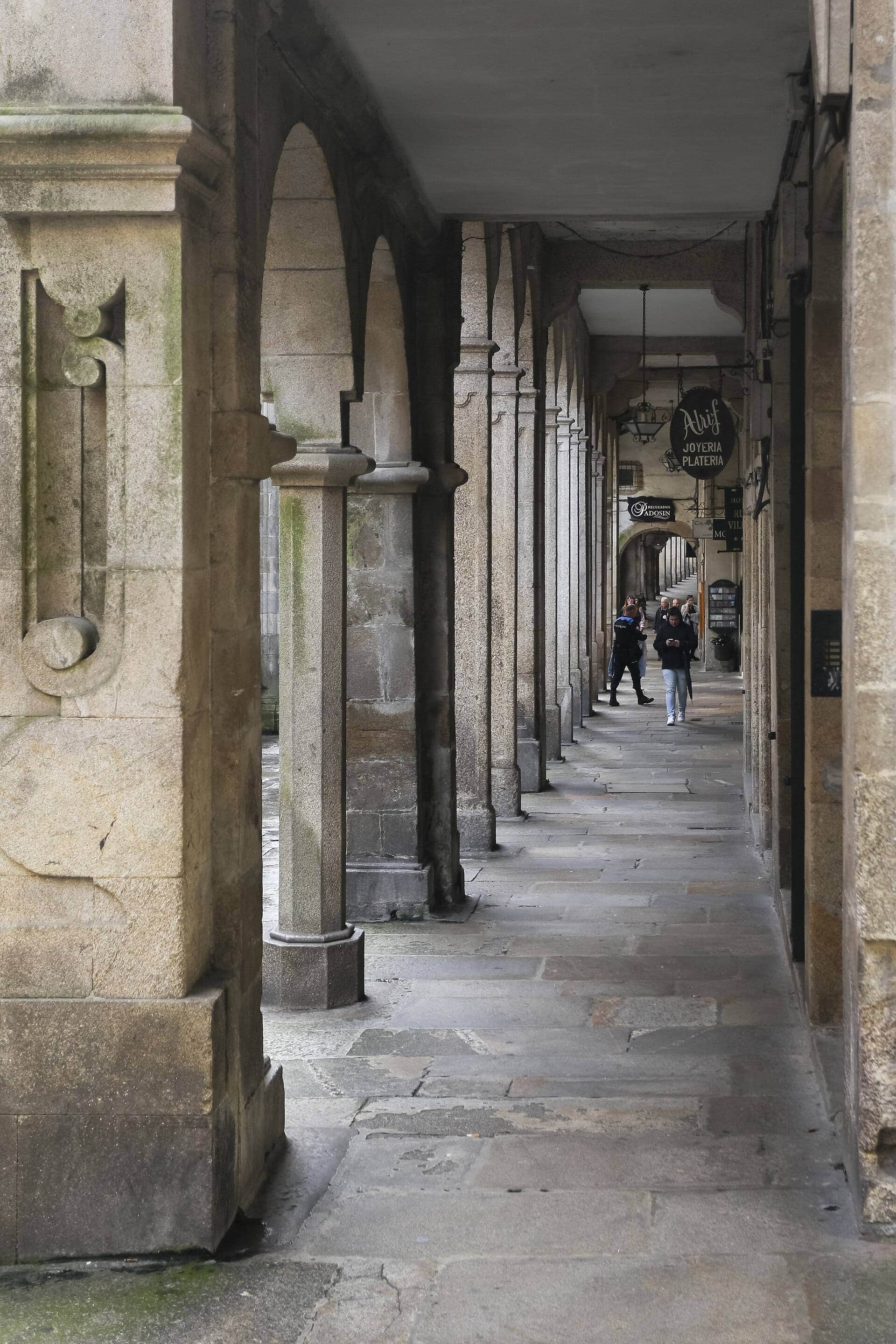 Soportales de la Rúa do Vilar en el casco histórico de Santiago de Compostela